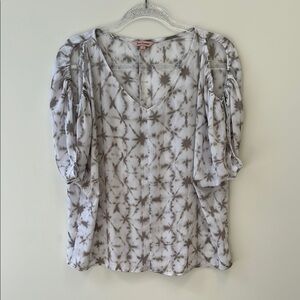 Juicy Couture Sz Small White and Taupe Cold Shoulder Top